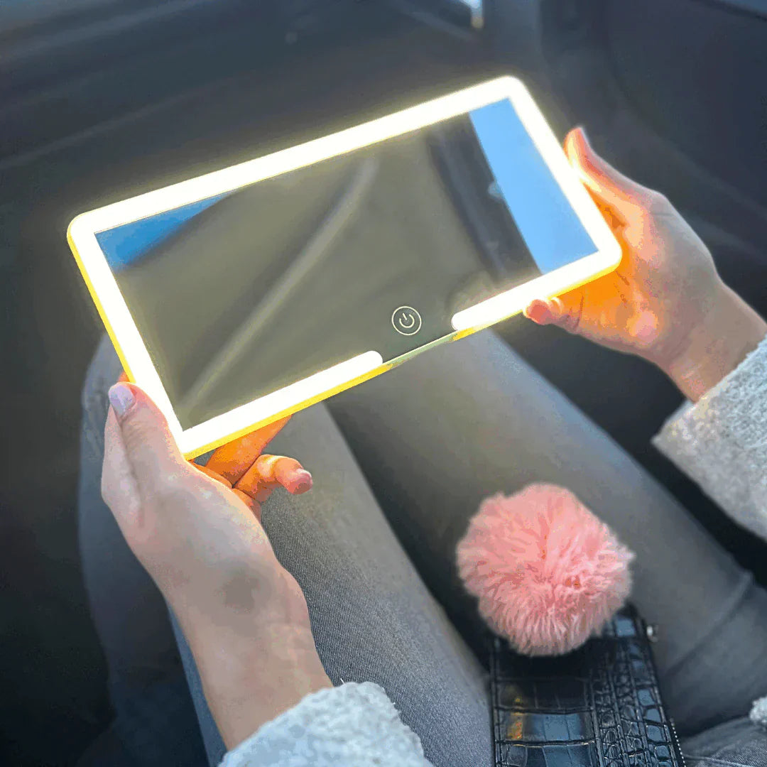 MirrorTouch | Un éclairage parfait pour le maquillage dans votre voiture